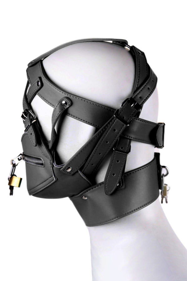 Masque fétichiste soumis en similicuir