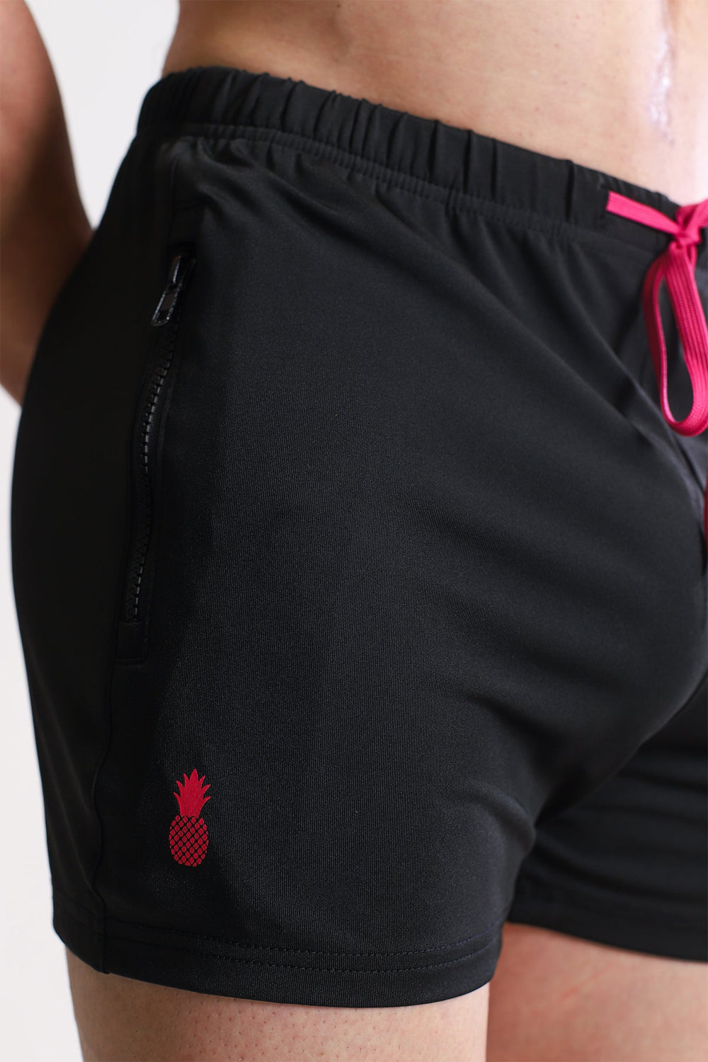 Pantalones cortos Karma de 2" con bolsillos con cremallera - Negro