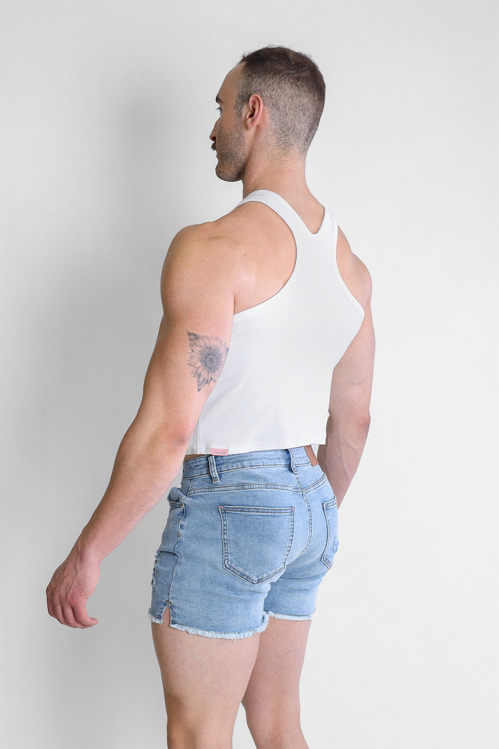 Camiseta sin mangas con escote en V y cuello redondo - Blanca